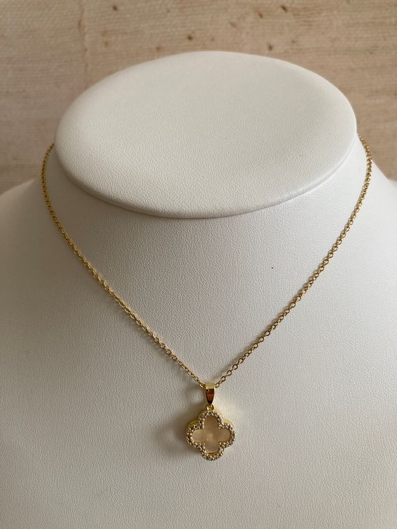 ARIA | LAVISH CLOVER NECKLACE GOLD